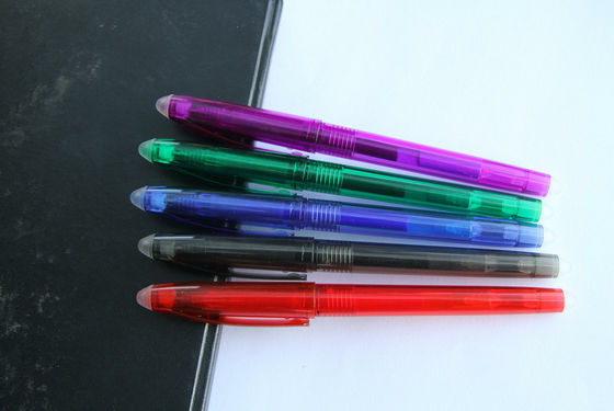 L'encre effaçable de frottement magique de 20 couleurs parque EN71-9 avec la gomme